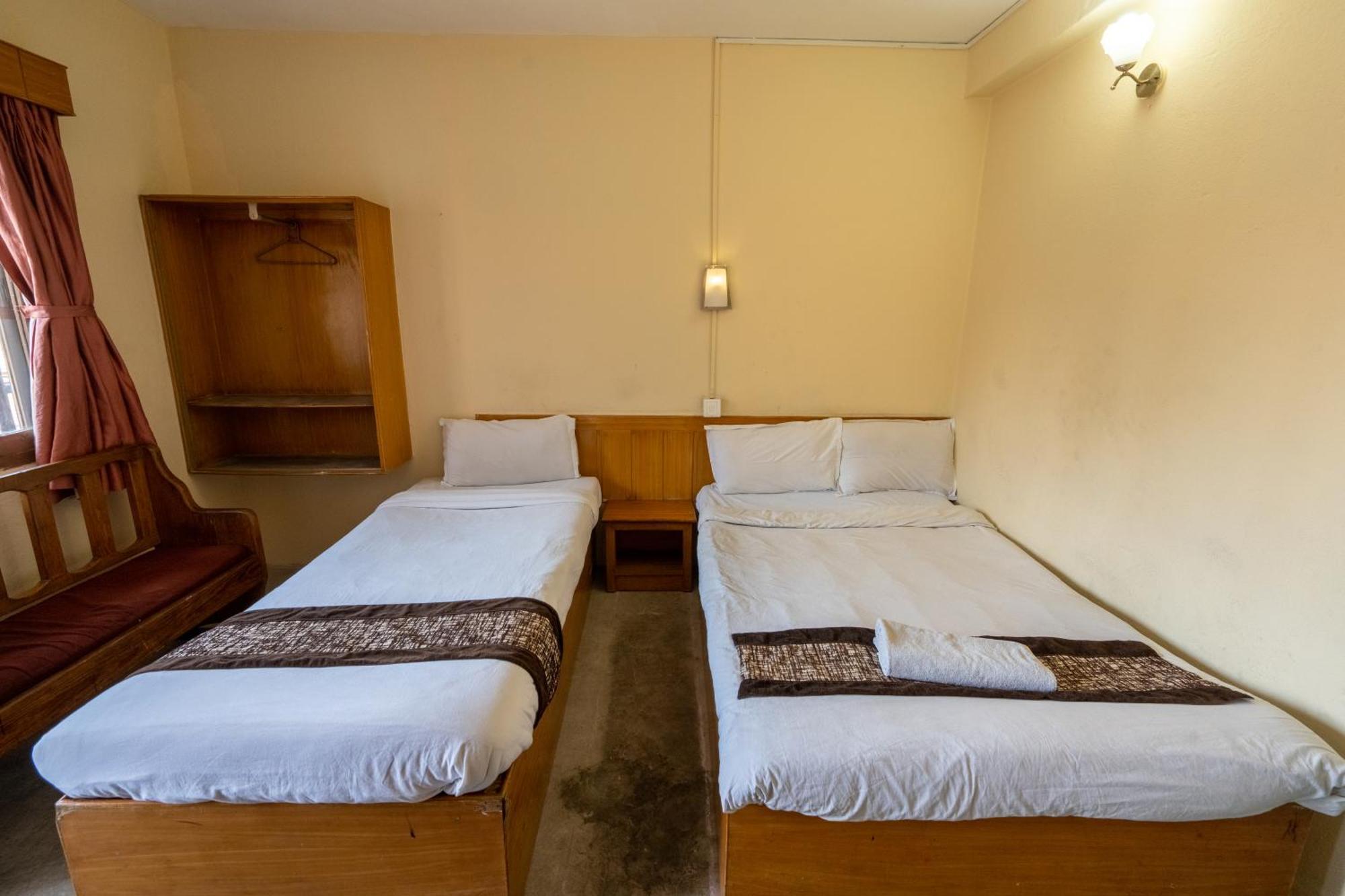 Hotel Nana Катманду Экстерьер фото