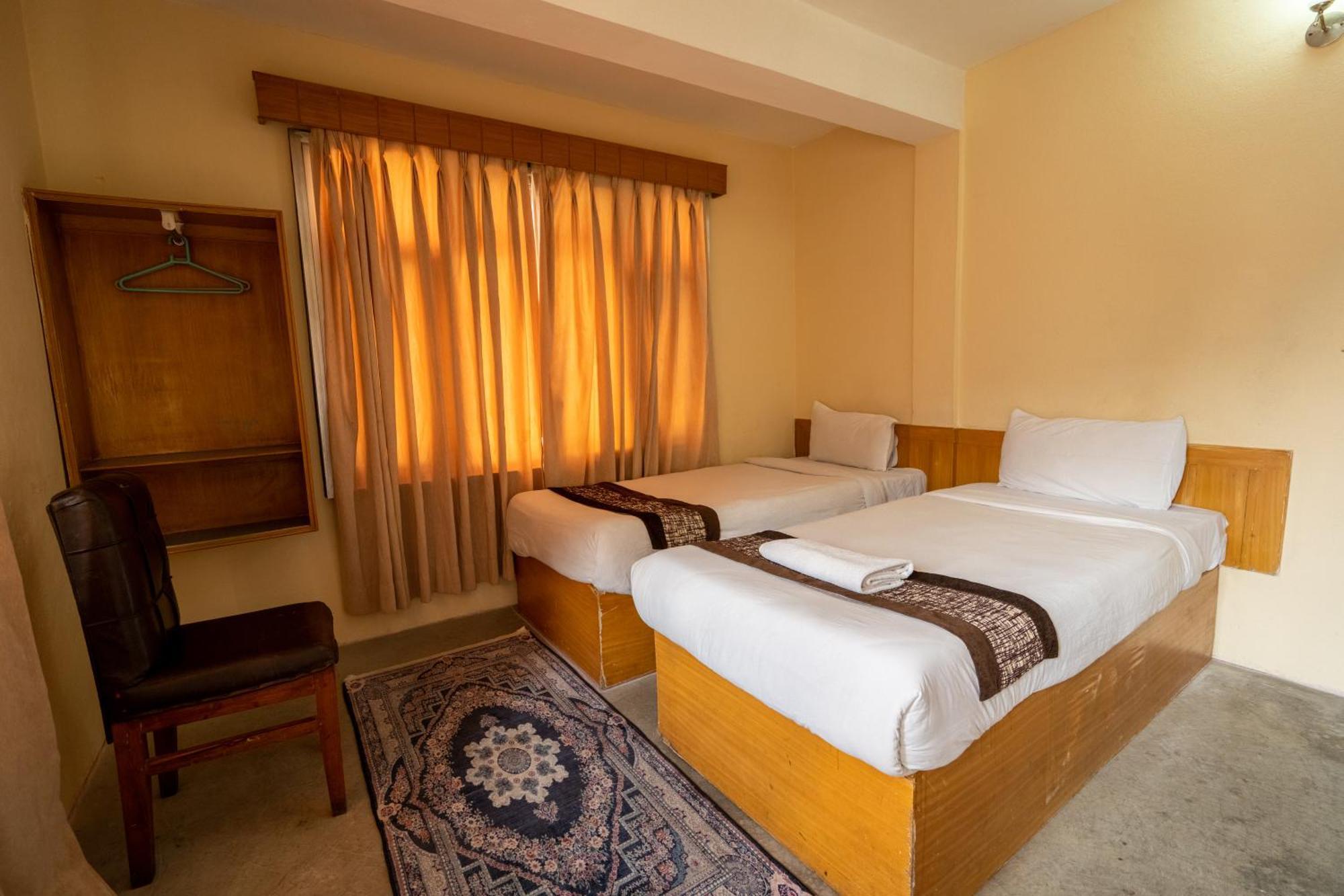 Hotel Nana Катманду Экстерьер фото