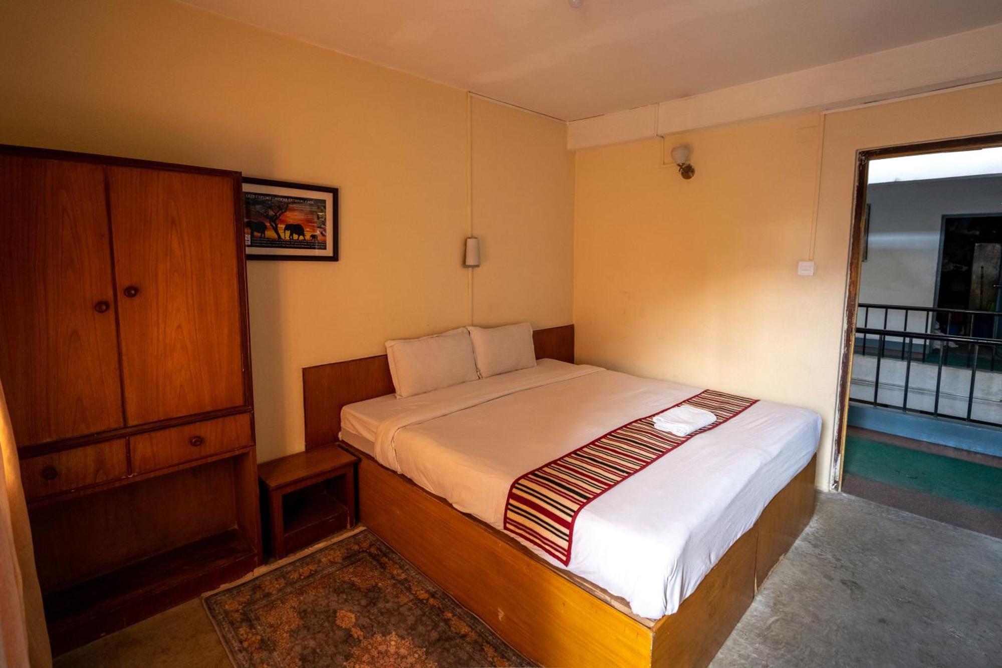 Hotel Nana Катманду Экстерьер фото